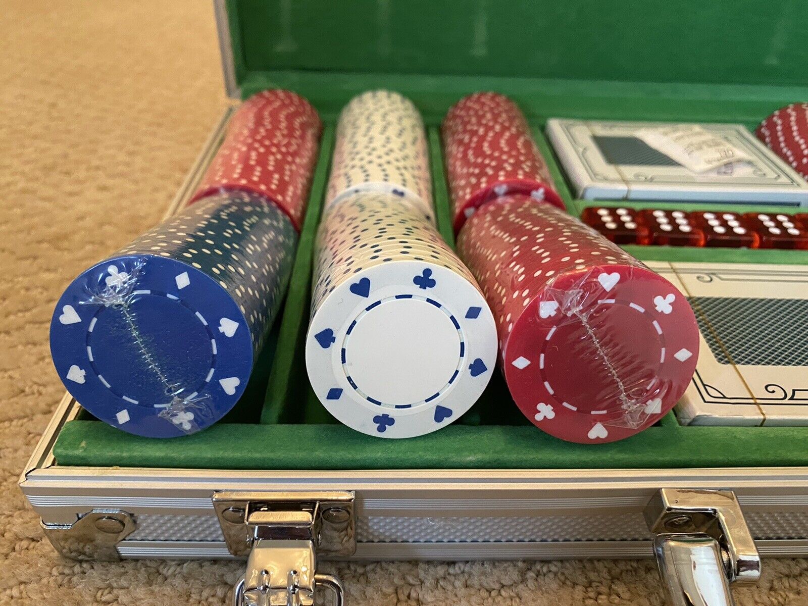 Poker Chip Sets: What to Consider When Choosing One